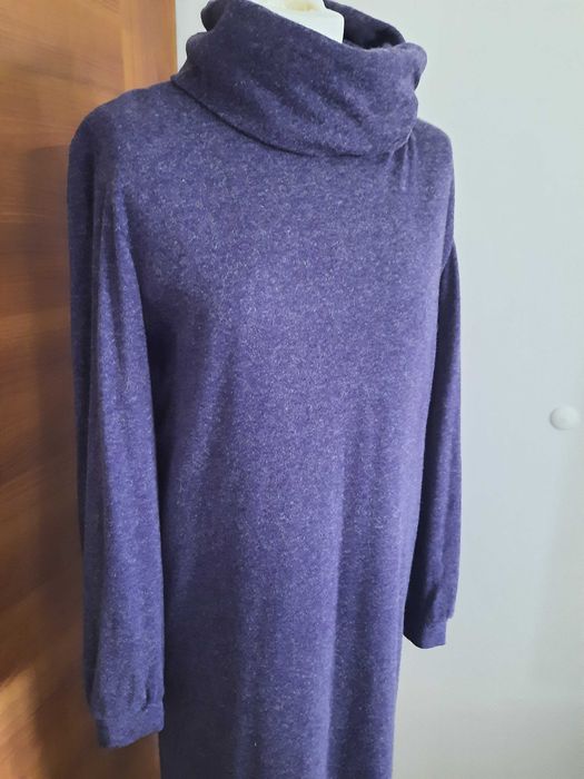 Fioletowa sukienka z dzianiny z golfem, rozmiar 40