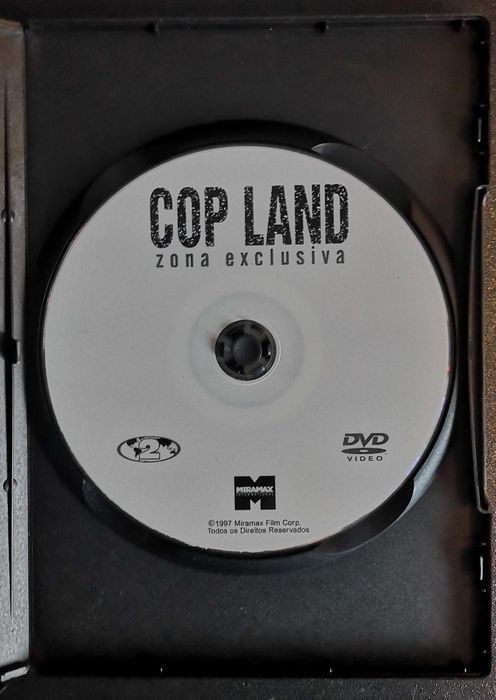 DVD "Cop Land - Zona Exclusiva"