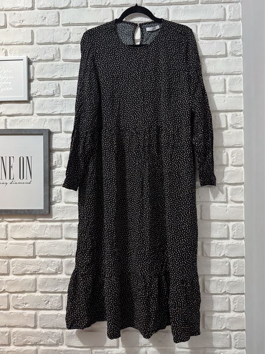 Wzorzysta sukienka midi Reserved