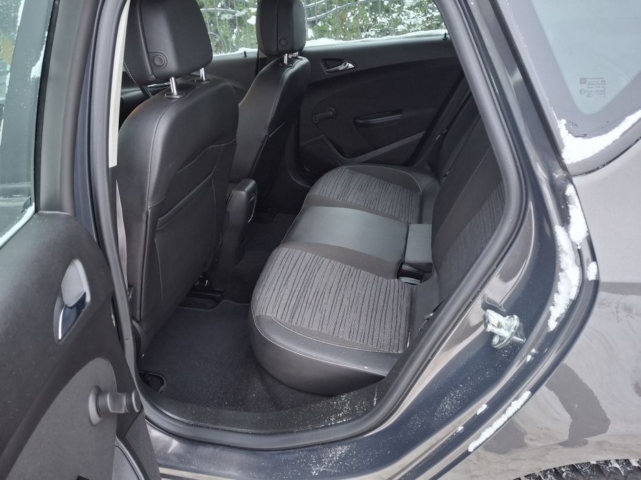 Opel Astra J benzyna po liftingu