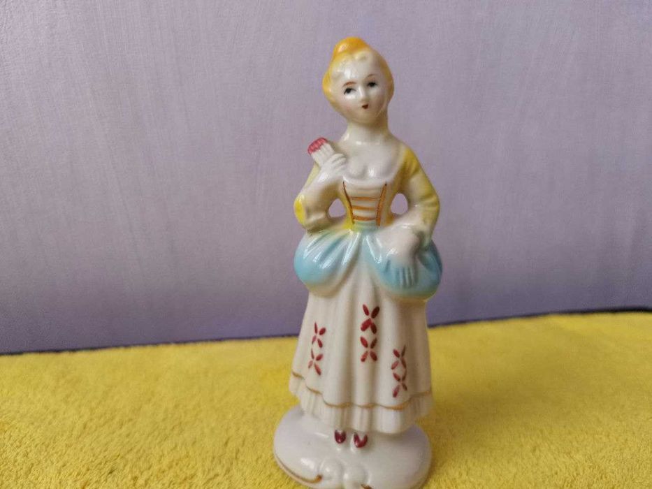 винтажная фарфоровая статуэтка дамы.это изделие бренда H.C.F. London.