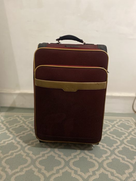 Дорожний чемодан