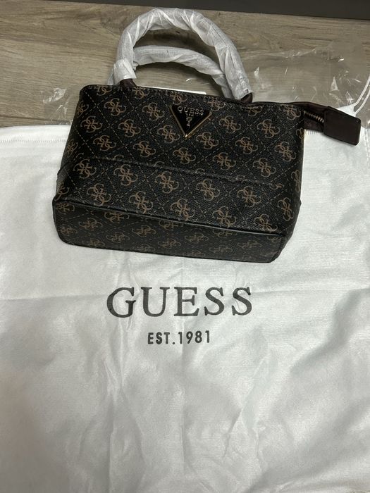 сумка жіноча guess