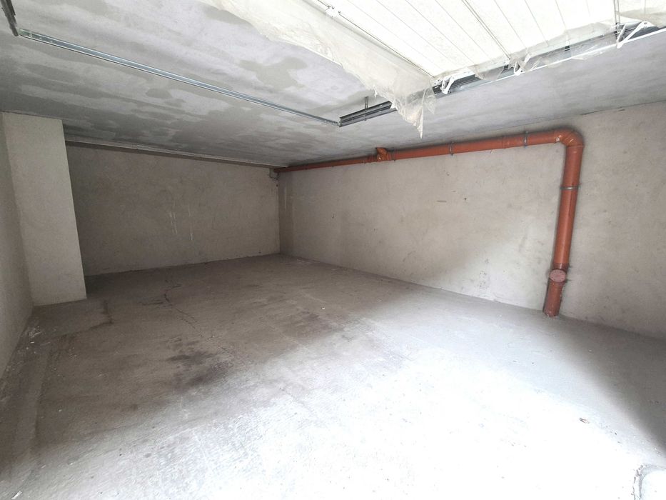 Оренда гаражу в ЖК Фемелі 4 секція. Площа 42.2м.кв.