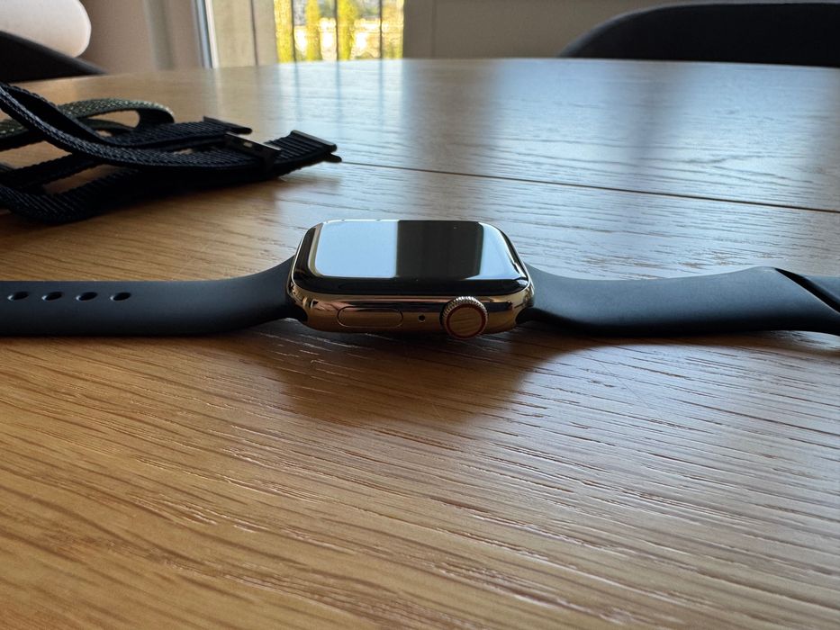 Apple Watch Series 6 44mm GPS+Cellular | złoty | stalowy
