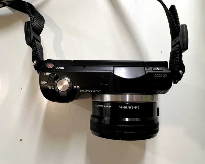 Sony ALPHA A5000