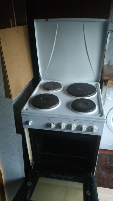 Продам электроплита Indesit