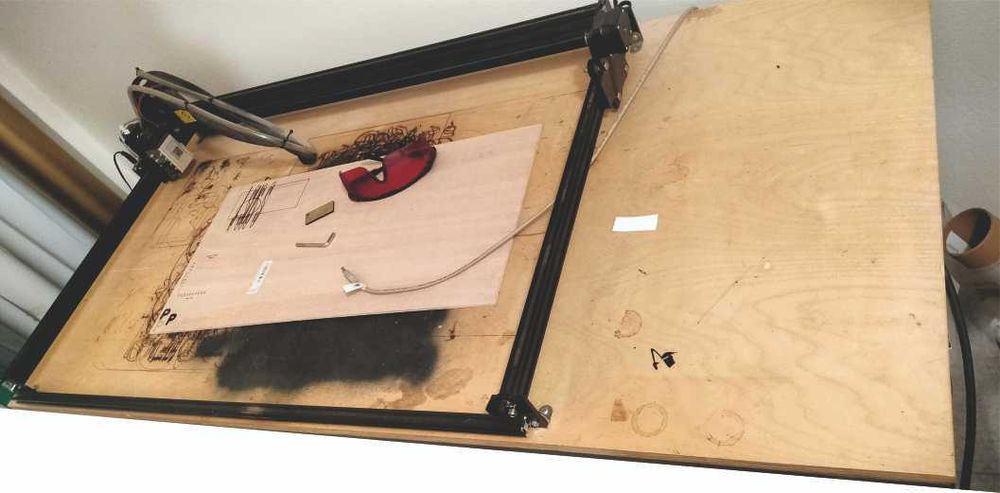 CNC CORTE  SPLINDE - REFRIGERADO A AGUA E LAZER DIODO