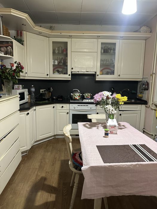 Продам 3-х ком. квартиру в центре города.