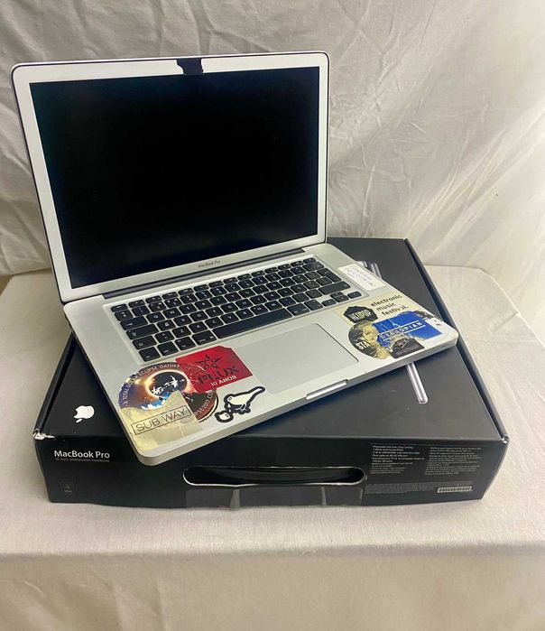 MacBook Pro 15" Unibody (A1286) - Para Peças / Avariado