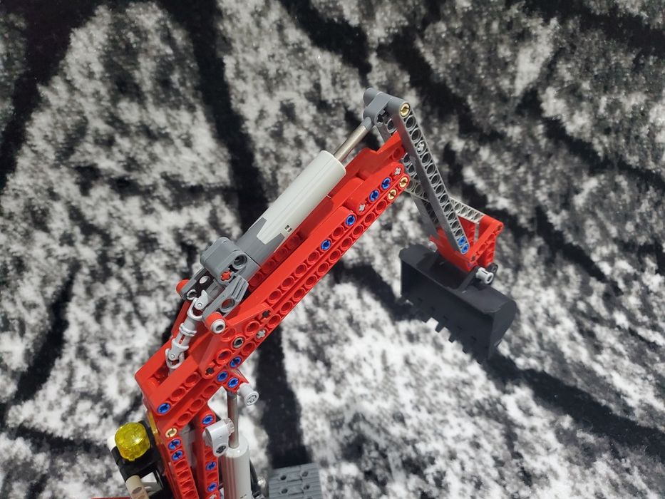 Lego Technic 8294 Koparka  Gąsienicowa Czewona