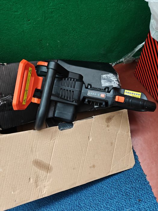 Акумуляторна пила Dnipro m Дніпро м DCS -201BC Dual