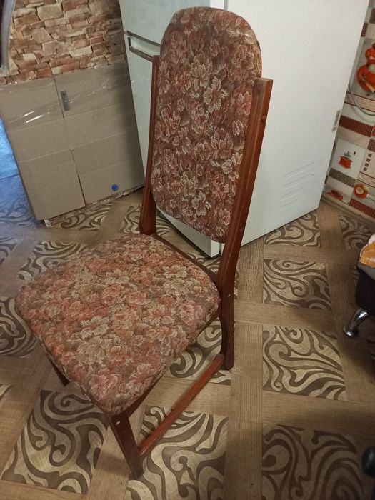 Продам 6 стільців виробництво СССР