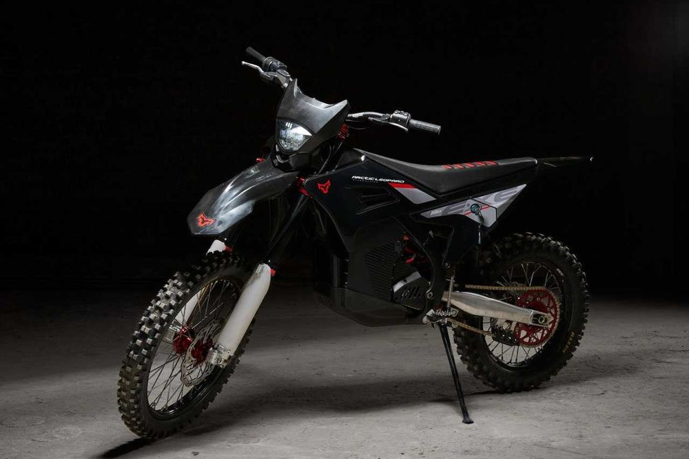 Электромотоциклы Arctic Leopard EXE 880