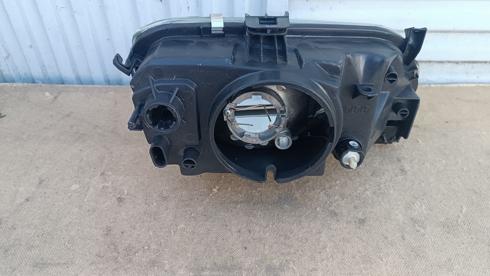 Vendo farol esquerdo de Renault Megane 1 ano 1996/99