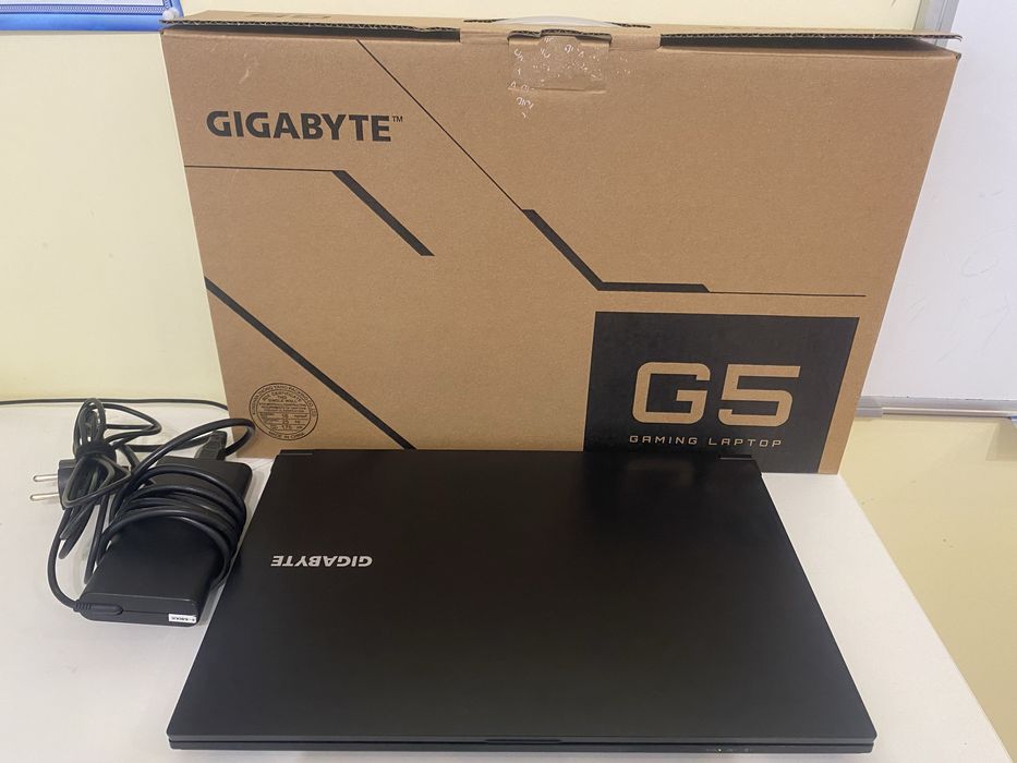 Ноутбук Gigabyte G5 MF RC55 AX211NGW