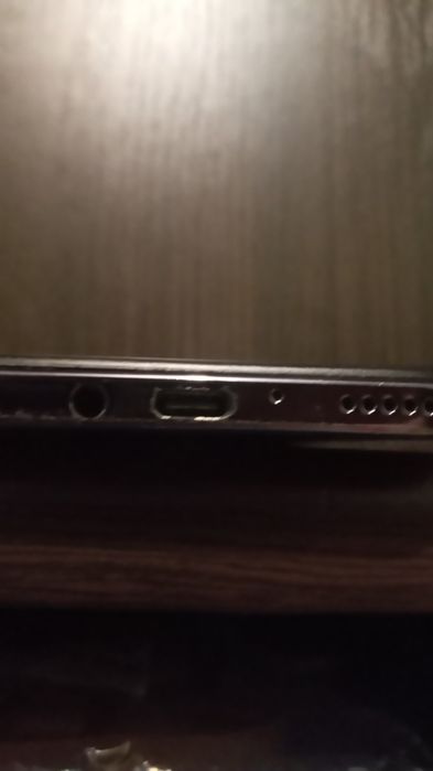 Мобільний телефон pova5pro