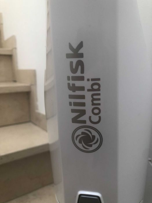 Aspirador Vertical a Água NILFISK Combi Washer