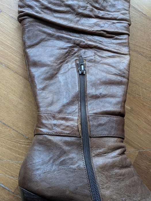 Botas em pele usadas 1x