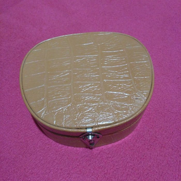 Футляр для бритви