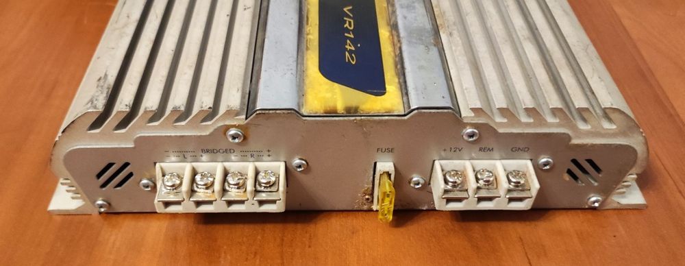 Двухканальный усилитель CROSSFIRE VR142  USA