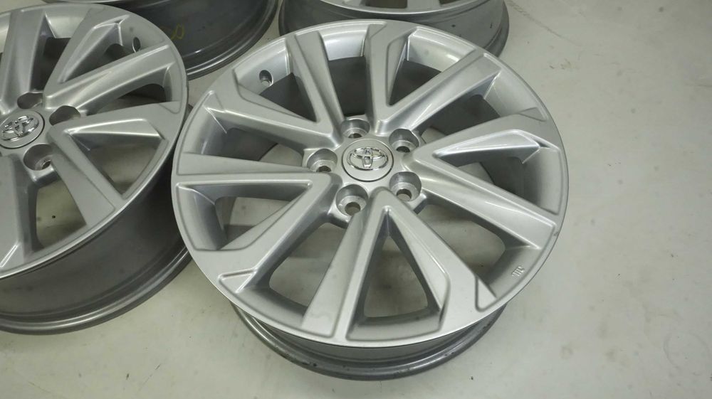 Felgi  17 Toyota RAV 4 CH R COROLLA AURIS AVENSIS YARIS 4 oryginał