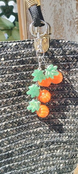Bag charm artesanal abóborinhas