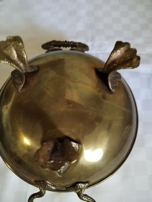 Taça em latão amarelo