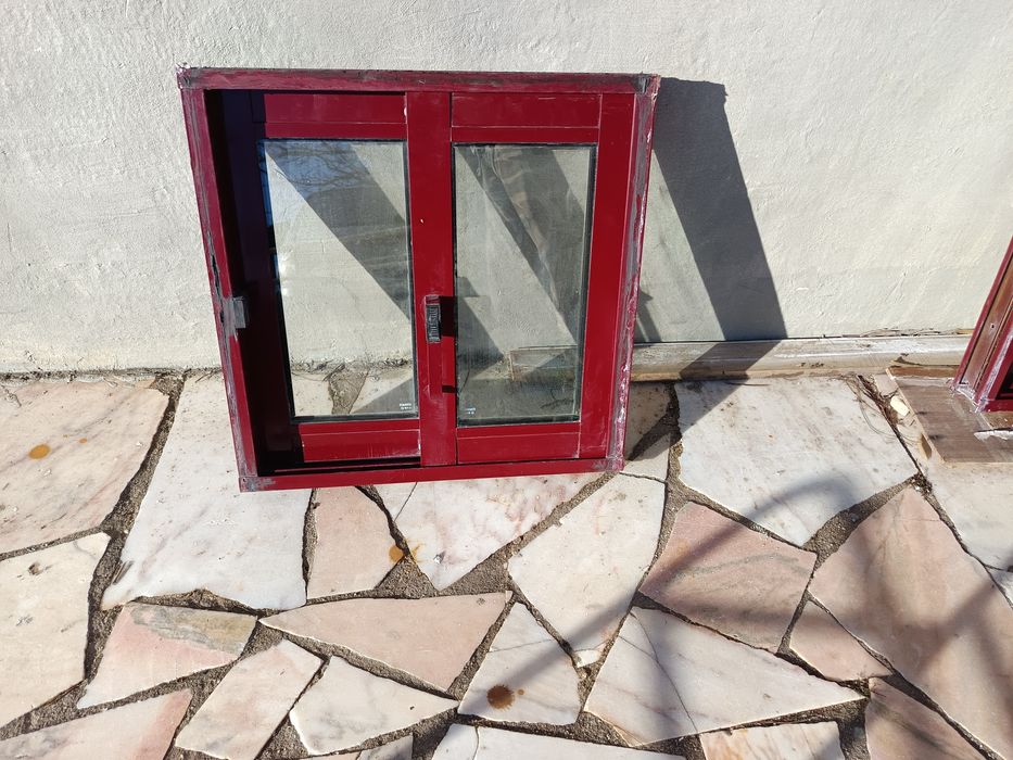 Janela/portв  vidro duplo com porta par gato, janela PVC