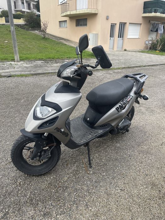 Vendo moto 650 euros  em perfeito estado