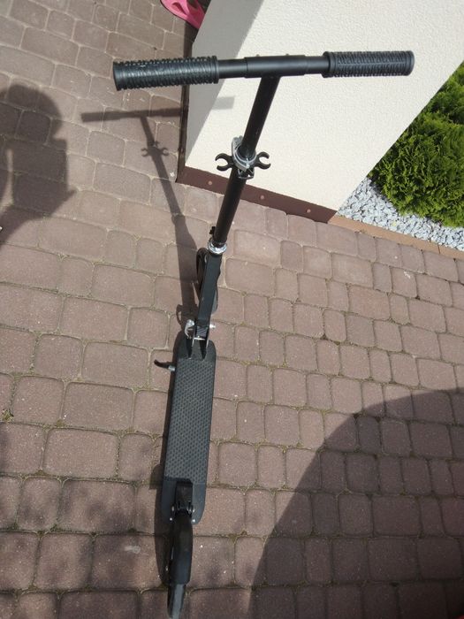 Sprzedam hulajnogę prawie nowa