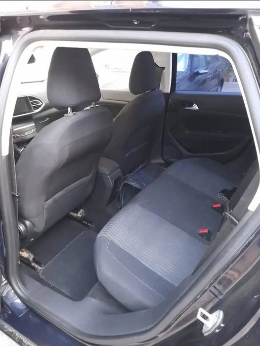Peugeot 308 blue HDI 2015