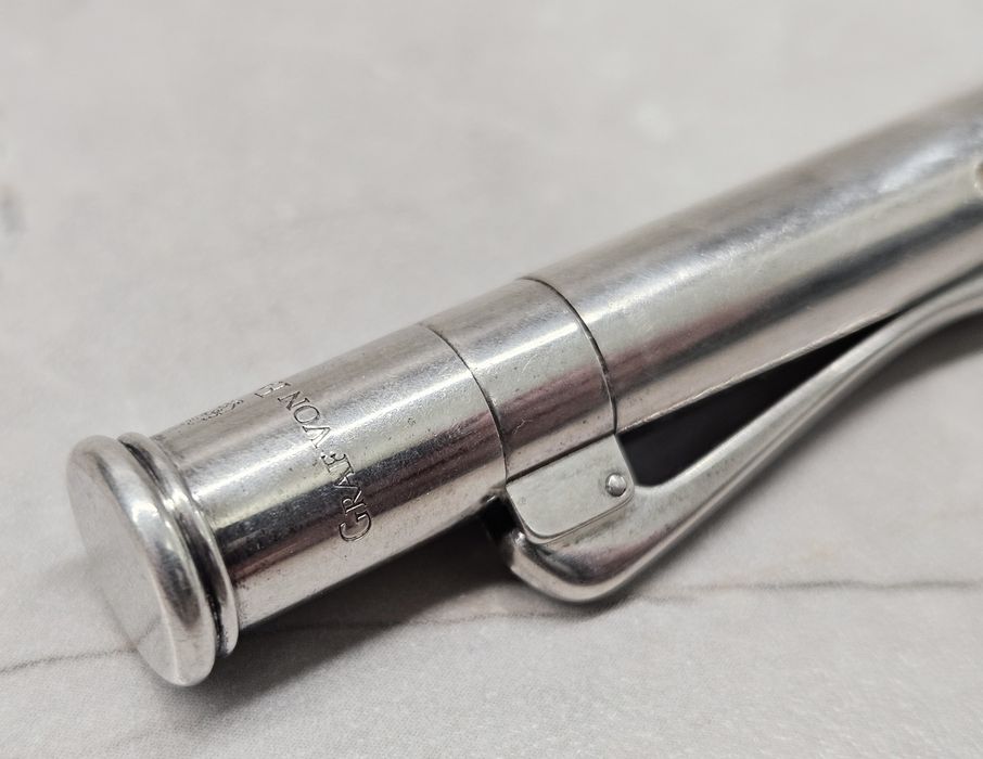 Ołówek Graf von Faber-Castell (srebrna skuwka)