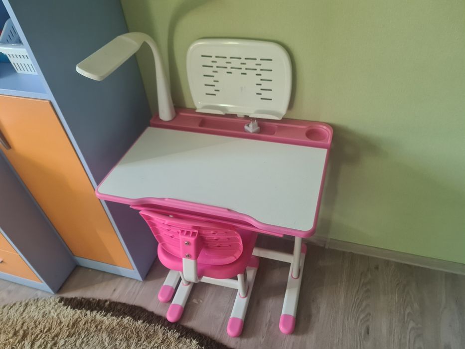 Дитячий стіл та стілець для навчання