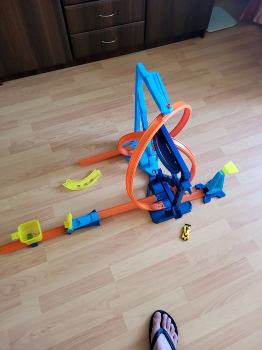 Хот вілс трек мертва петля Трек Hot Wheels Track Builder Unlimited Infinity Loop Kit Безкінечна петля (GVG10)