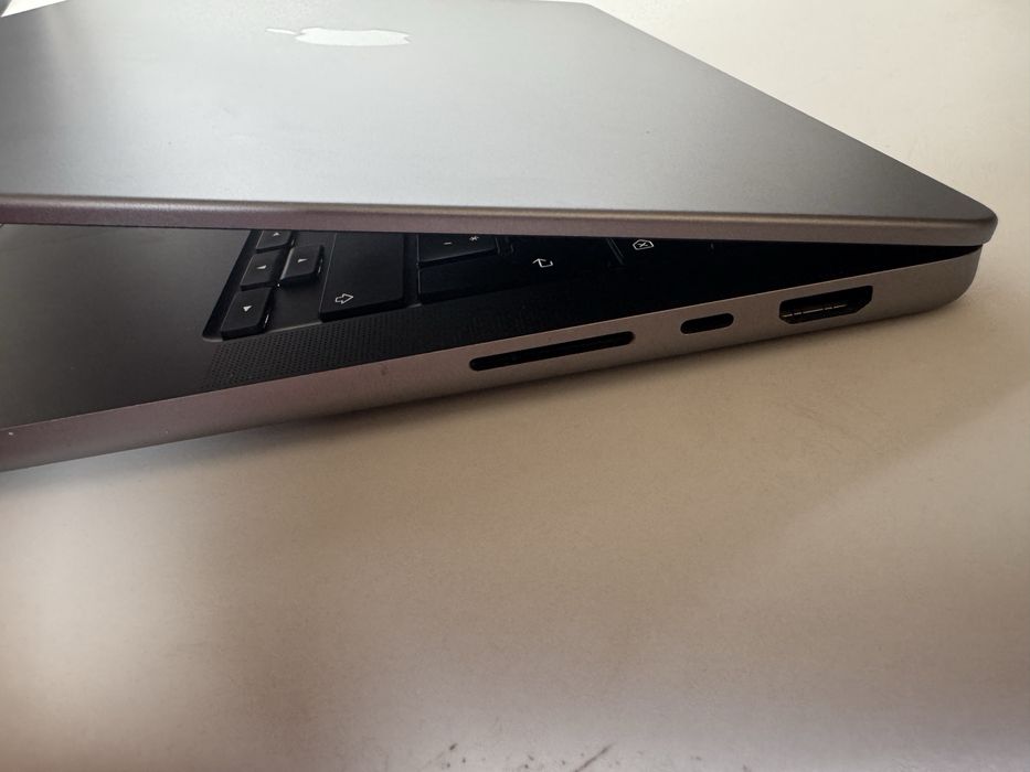 Apple MacBook Pro 14” M1 Pro – A2442 16GB 512SSD