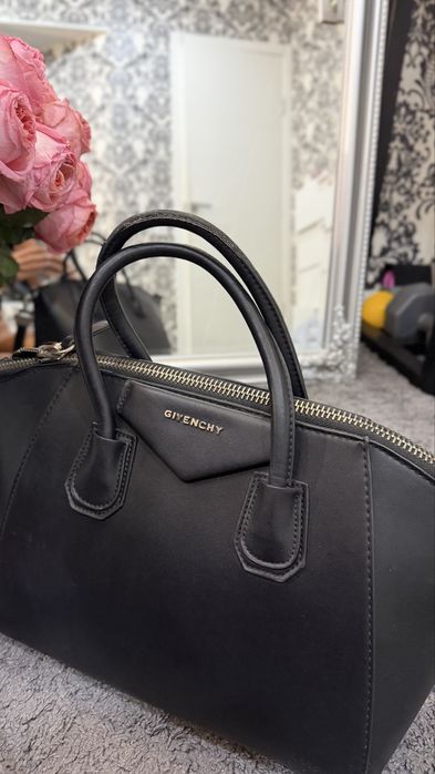 Сумка чорна givenchy