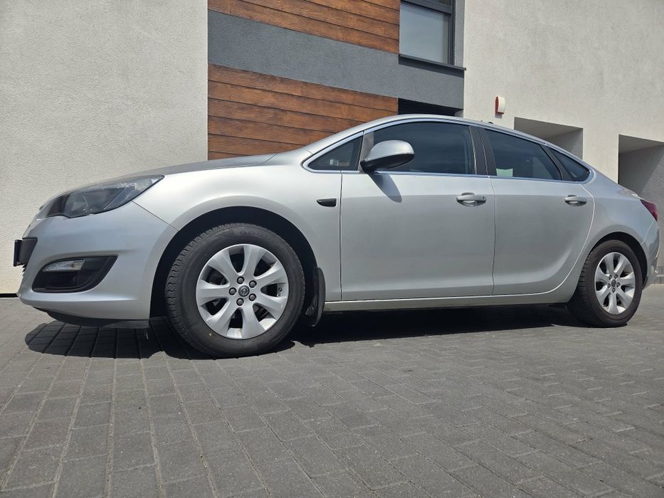 Opel Astra 1,4 T LPG kamera cofania