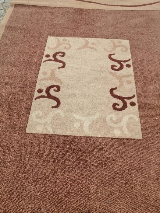 Carpete de jantar ou sala
Lavavel na maquina
Como novo
Está nova