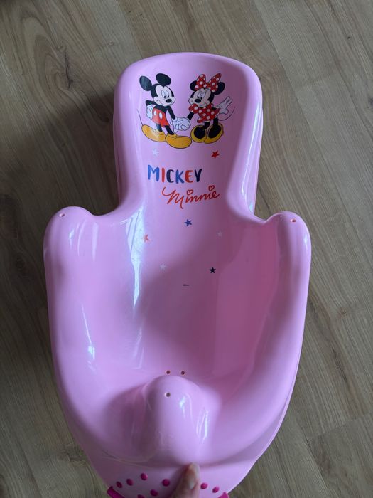 Leżaczek do wanienki używany. Bardzo mocno trzyma w wanience