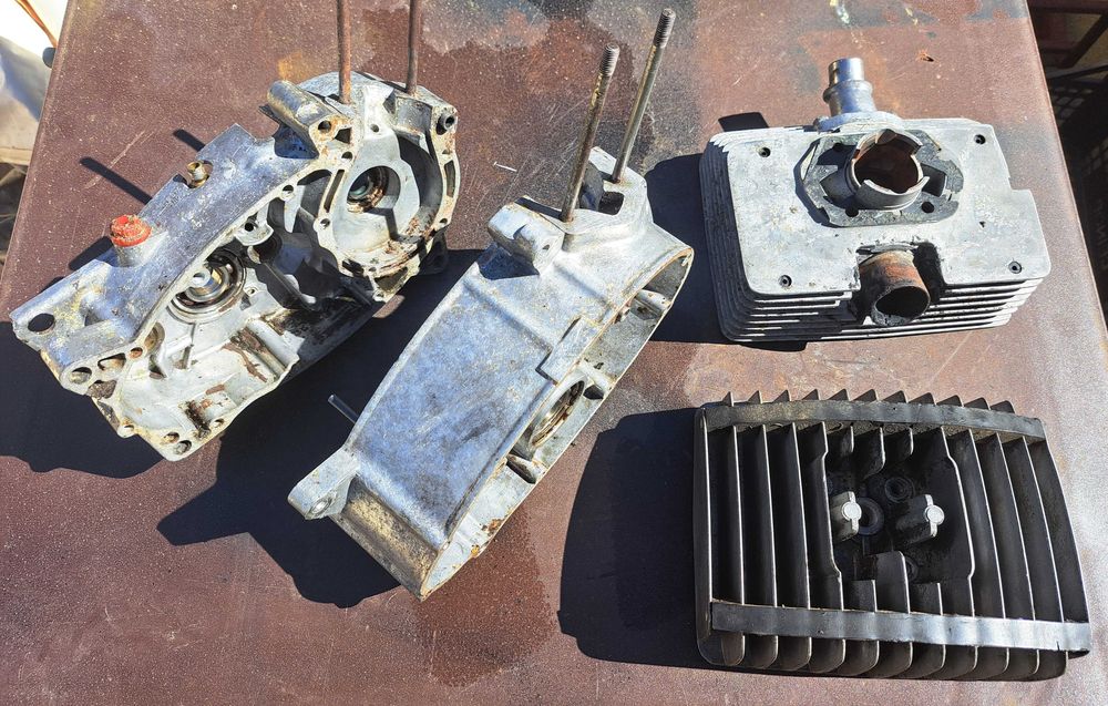 Serviço de limpeza de peças a jato de granalha de vidro.