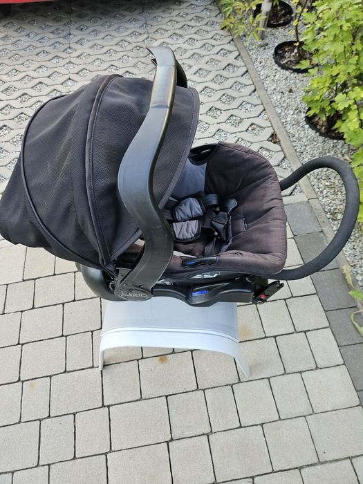 Fotelik z bazą axkid