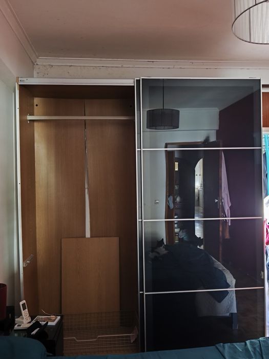 Roupeiro usado em bom estado