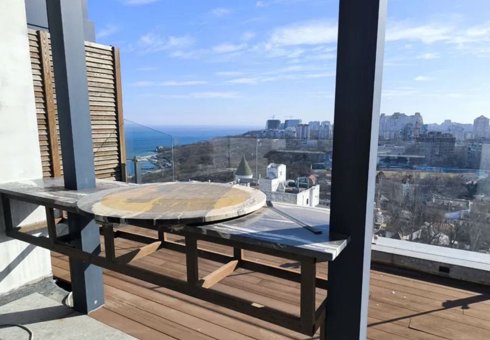 Эксклюзивный пентхаус в клубном доме  на Французском бульваре