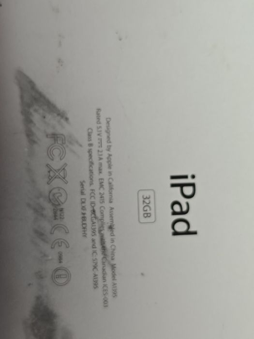 Продам iPad 2 32 gb , цілий, блокований дисплей, з icloud

Гарний стан