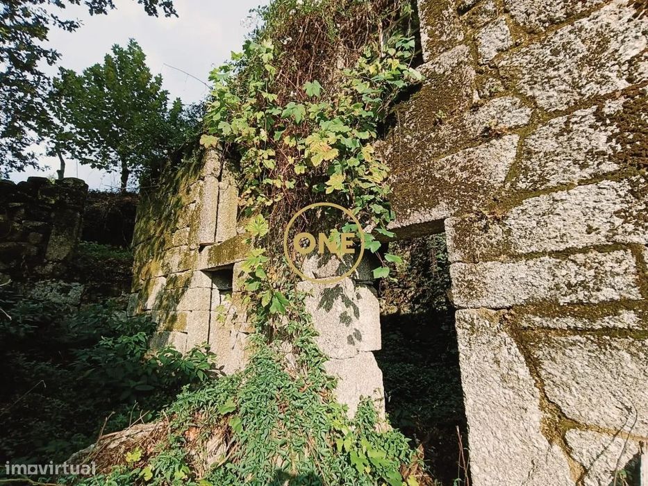Ruína para Remodelar em Terras de Bouro, Chorense
