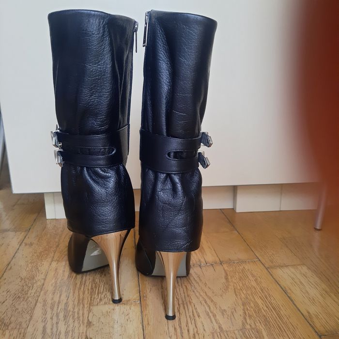 Продам кожаные сапоги