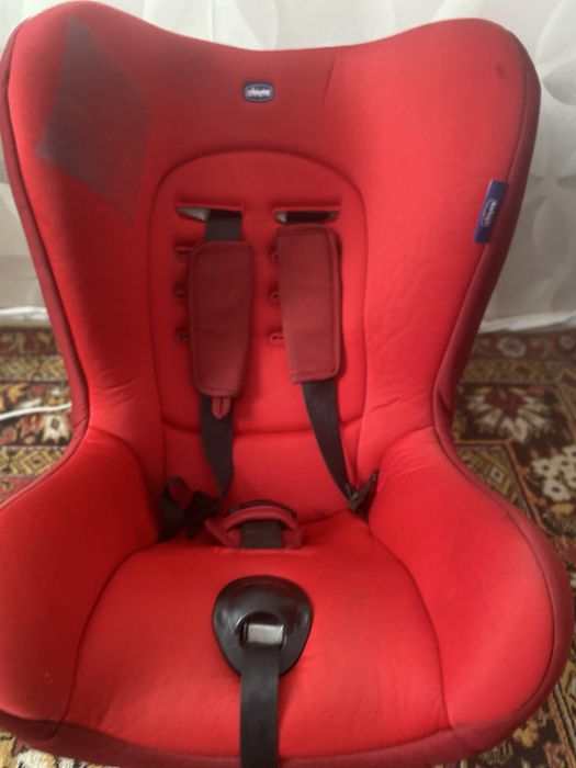 Продам автокрісло Chicco Cosmoc