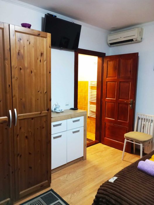 Подобово окремі номера з санвузлами, кухнею, паркінг в м.Берегово