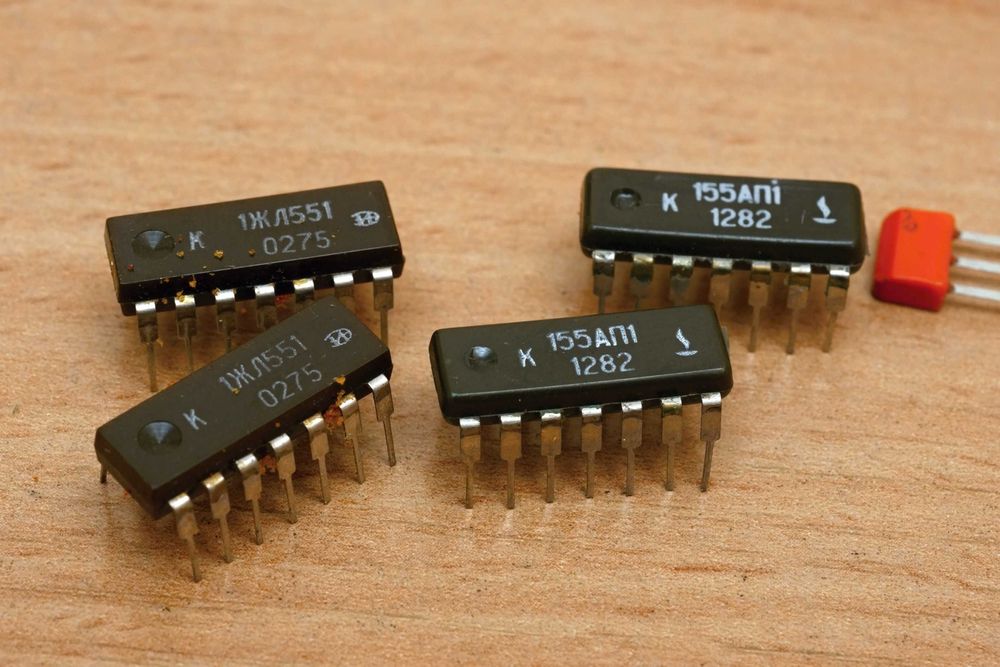 Продам мікросхеми , та інше.